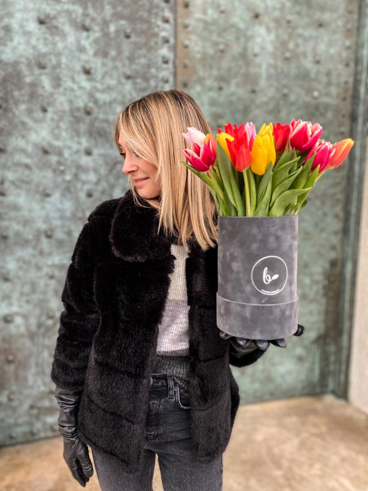 Baršunasti FlowerBox sa tulipanima-sivi
