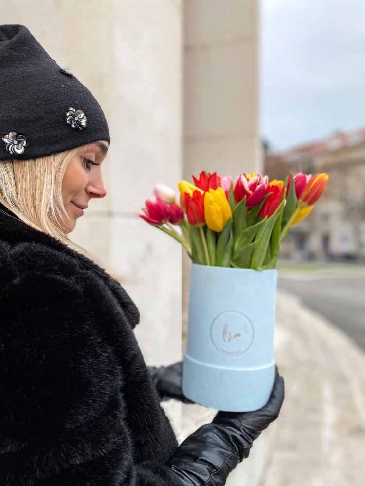 Baršunasti FlowerBox sa tulipanima-plavi2